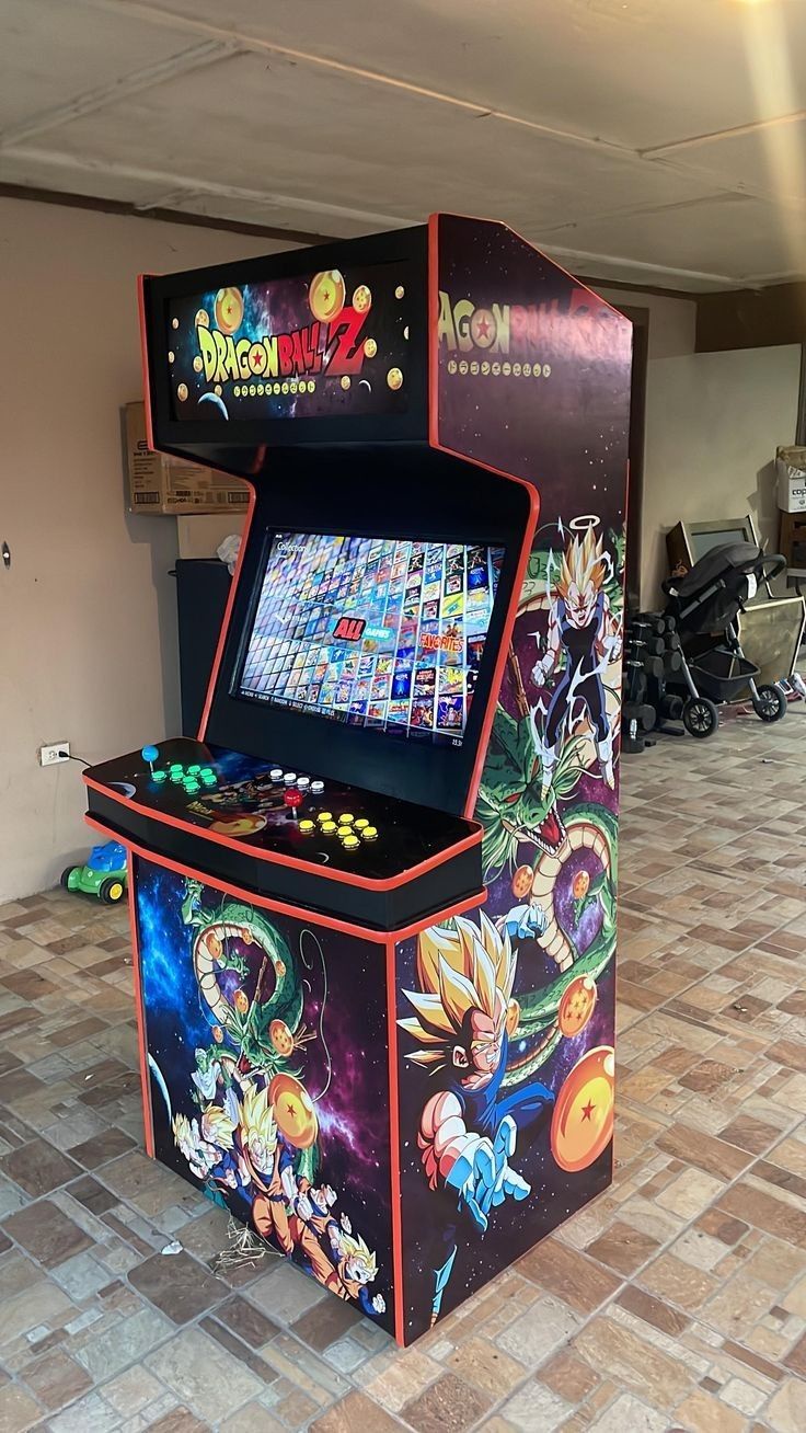 Fliperama arcade montado com tema Dragon Ball Z